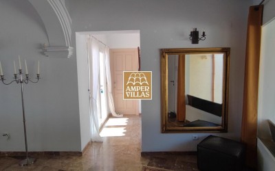 Villa confortable, de plain-pied, très ensoleillée, avec privacité, à Altea, Costa Blanca.
